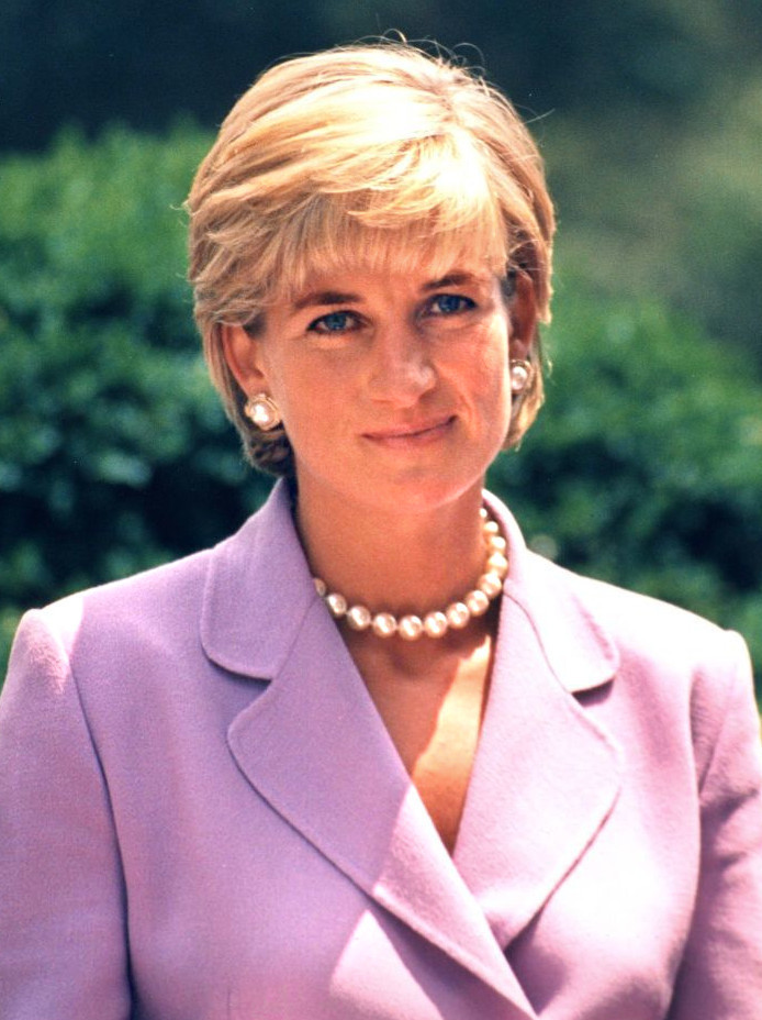 Diana,_Princess_of_Wales_1997_(2)